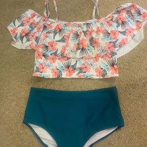 2 piece bathing suit , never worn